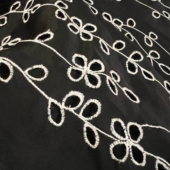 black white floral eyelet embroidered gown size 12 - Picture 8 of 11